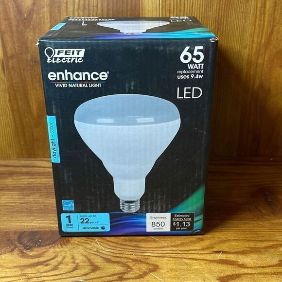 Feit Electric 65 Watt uses 9.4w LED 1 BR40 Flood light - Picture 2 of 5